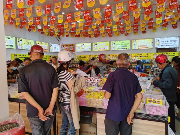 針對不同的男女客戶，零食加盟店需區(qū)別對待