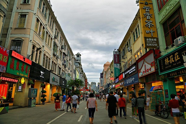 廈門附近鄉(xiāng)鎮(zhèn)開零食店怎么加盟？